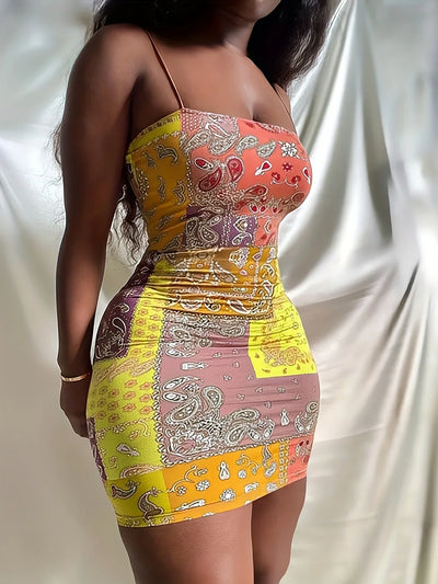 Paisley-Minikleid mit Spaghettiträgern – sexy sommerliches Bodycon-Kleid.