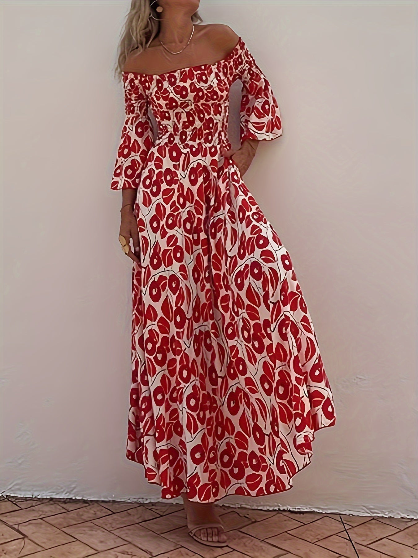 Maxikleid mit Rüschen - trägerlos mit blauen und roten Motiven