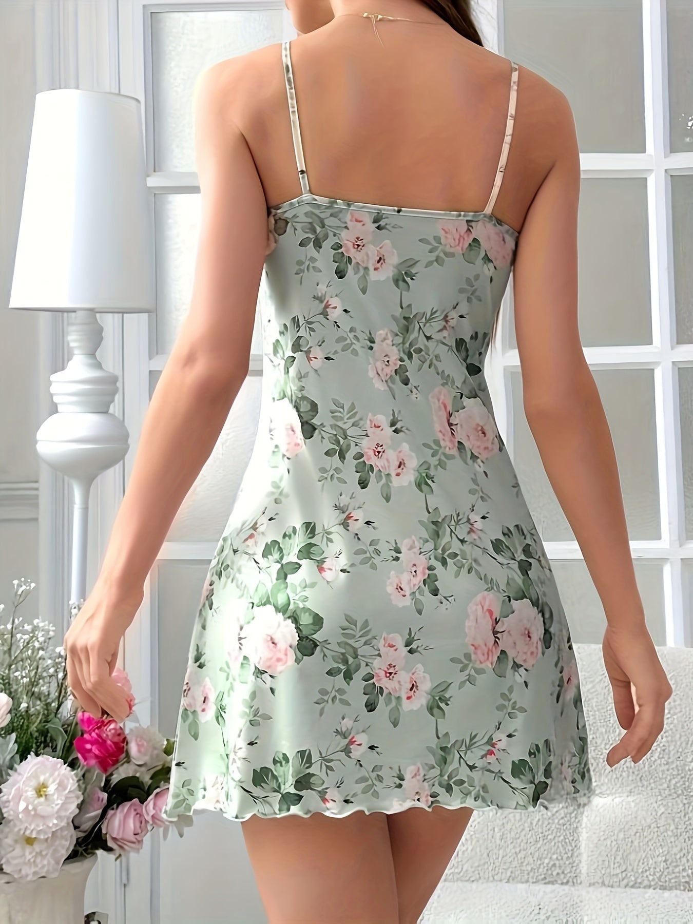 Florales Sommerhauskleid mit rückenfreien Rüschen Bequem