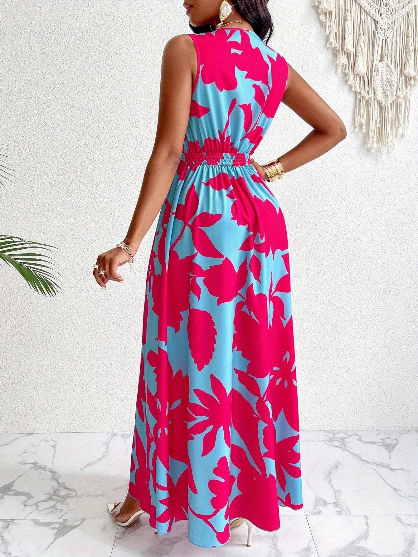 Elegantes Blaues Florales Maxikleid mit Ausschnitt für Frauen