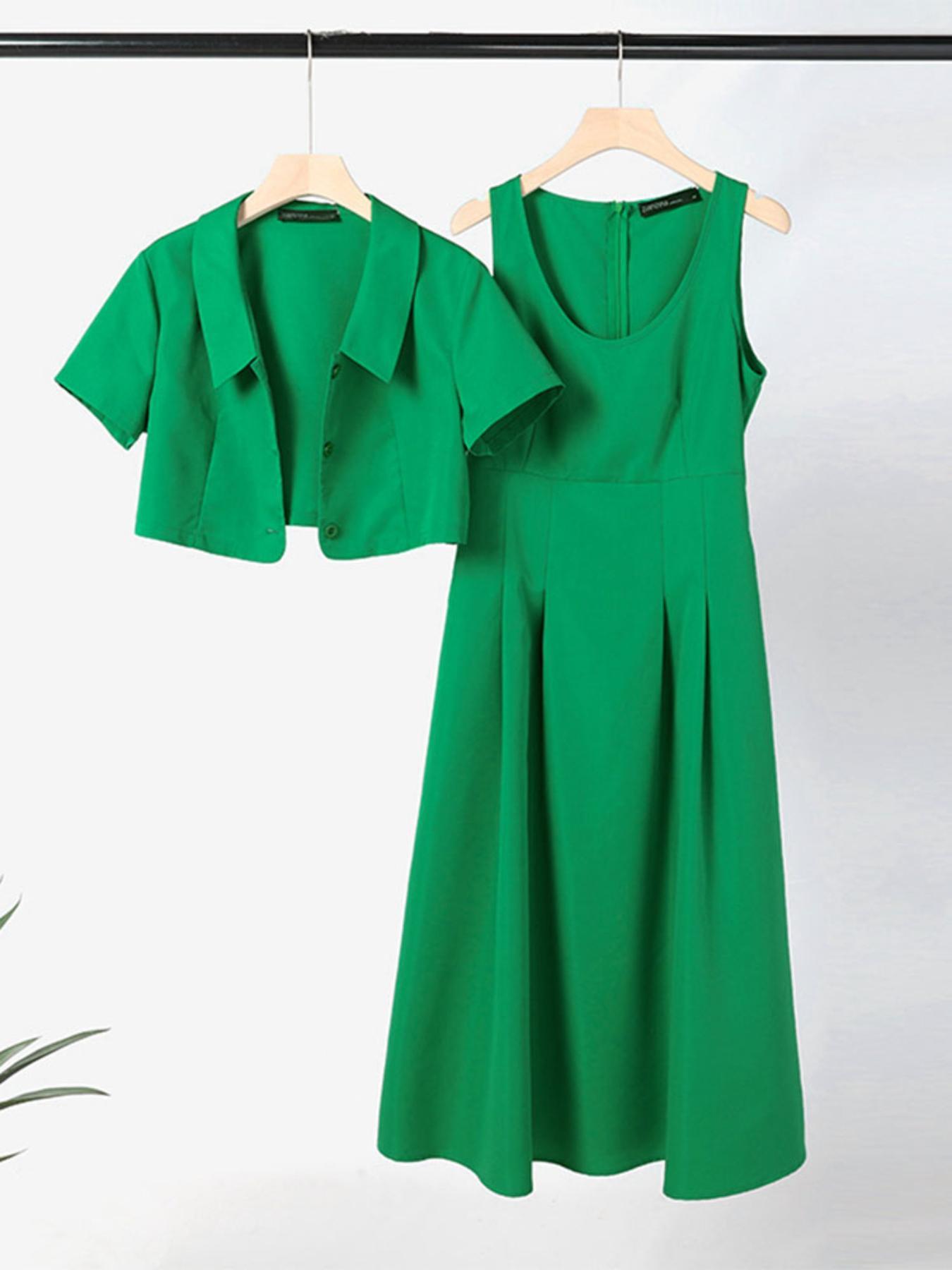 Elegantes Damen-Set: Jacke mit Kragen + plissiertes Sommerkleid