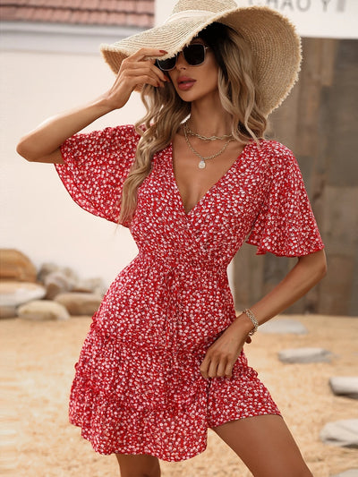Rotes geblümtes Kleid mit V-Ausschnitt, Volants und Schmetterlingsärmeln