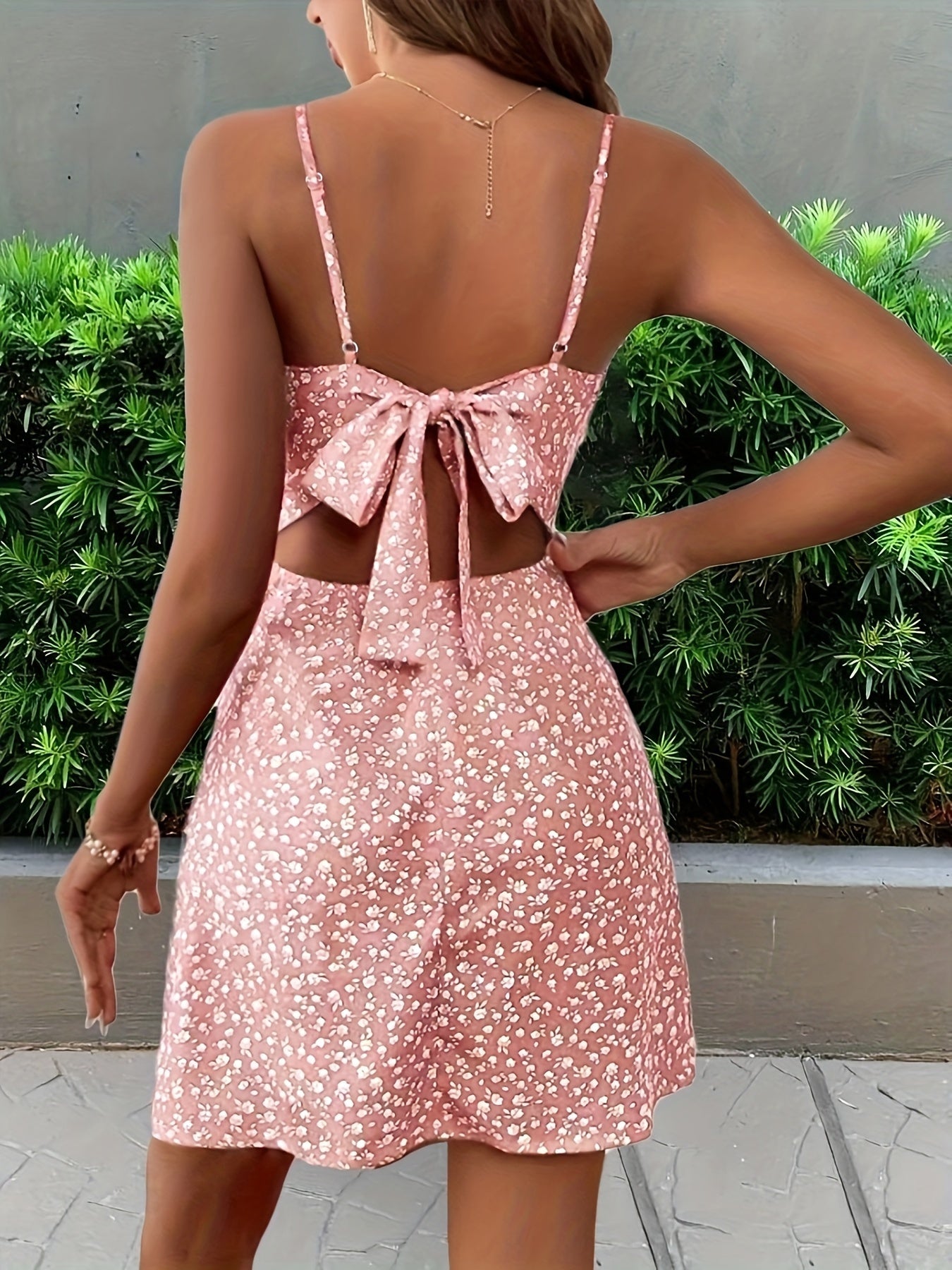Rosa trägerloses Kleid mit Blumendruck