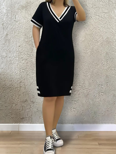 Marineblau gestreiftes Damenkleid - Casual für den Sommer