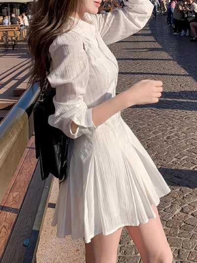 Elegantes weißes Hemdblusenkleid - Fitted Midi mit plissiertem Unterteil