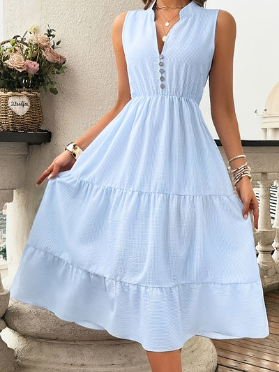 Hellblaues Sommerkleid in Midi-Länge mit Rüschen und Knopfleiste
