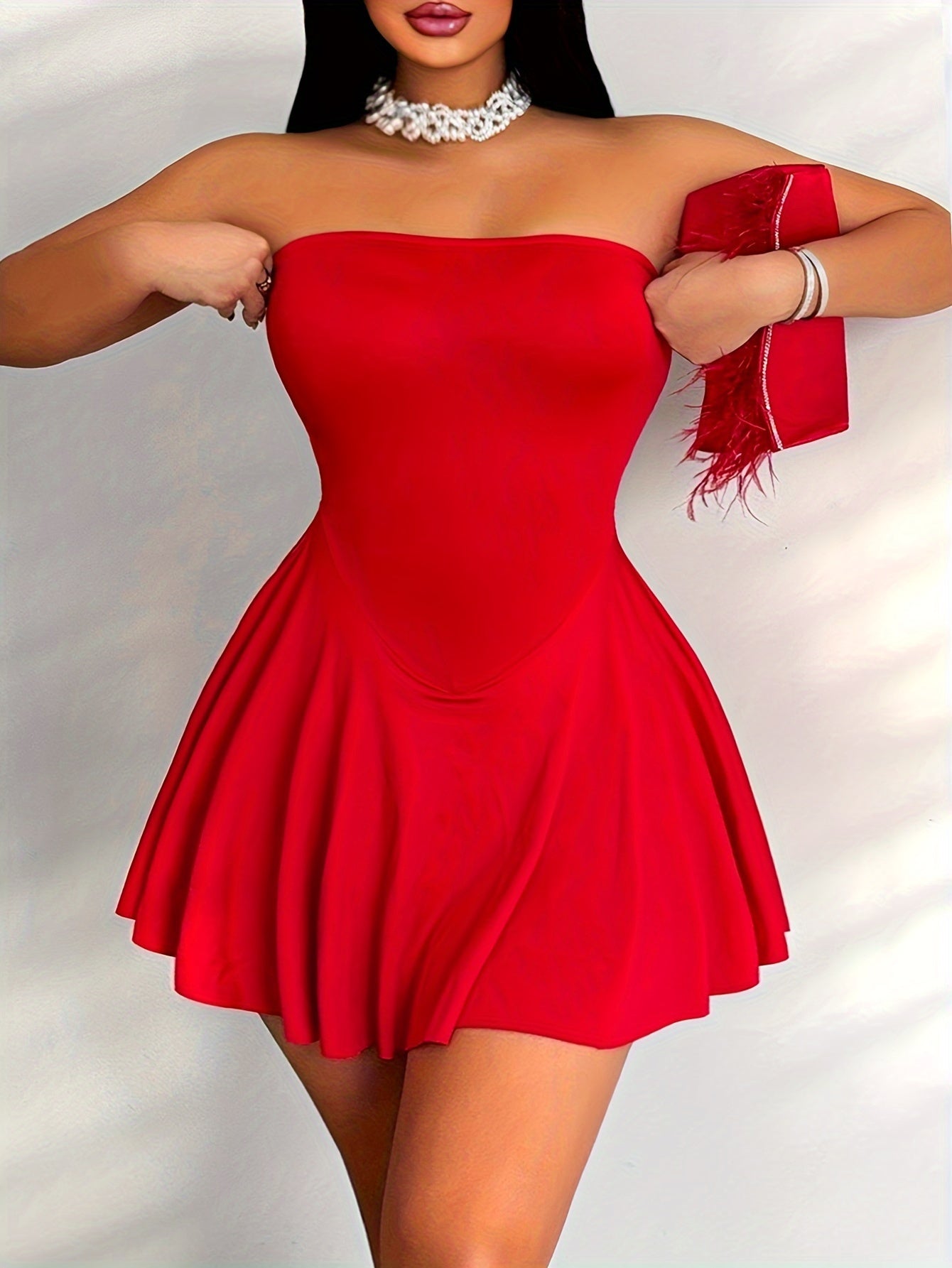 Einfarbiges Bandeau-Kleid mit freiem Rücken