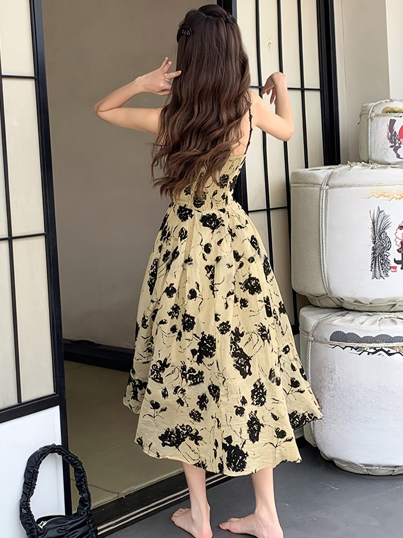 Elegantes Blumenkleid mit Spaghettiträgern – Ärmelloses, fließendes A-Linien