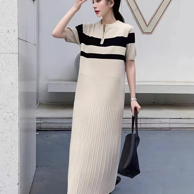 Lässiges gestreiftes Damen-Strickkleid mit Reißverschluss