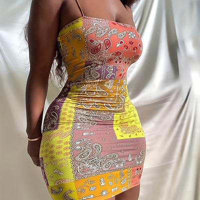 Mini-Bodycon-Kleid mit ausdrucksstarkem Paisley-Muster - für Partys