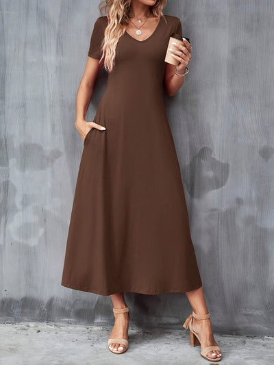 Langes Sommer-Maxi-Kleid mit frechem Ausschnitt - alltagstauglich und stilvoll