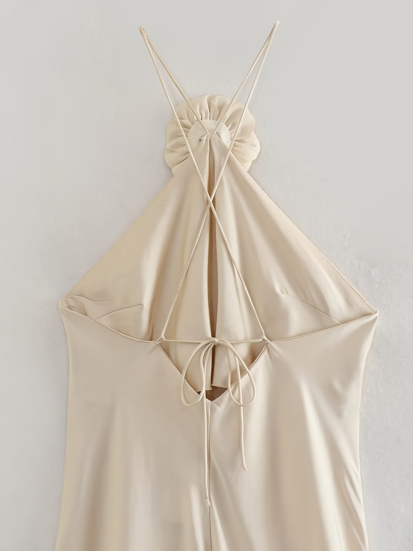 Neu Sommerkleid mit Stickerei und Krawatte - einfarbig