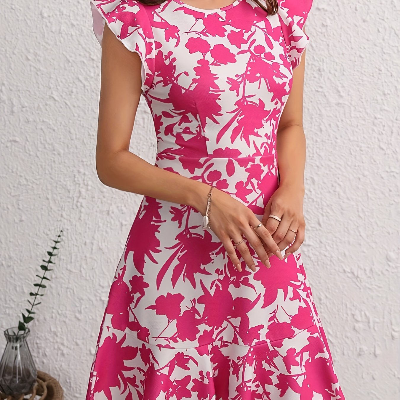 Geblümtes Kleid mit Rüschen – A-Linien-Schnitt