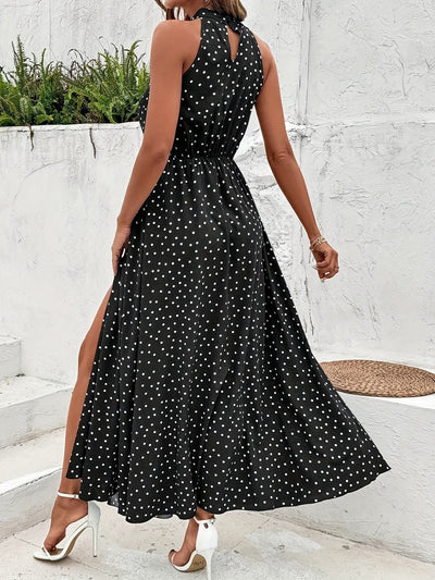 Elegantes Erbsenmantelkleid mit langen Ärmeln und offenem Rücken