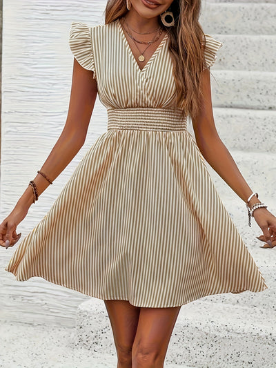 Gestreiftes Kleid mit Rüschen – Sommerlich und Stylisch