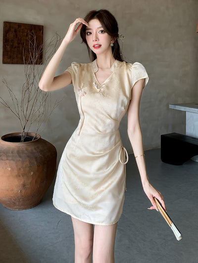 Elegantes Satin-Sommerkleid – Beige, V-Ausschnitt, Kurzarm, Taillen-Kordelzug, A-Linie