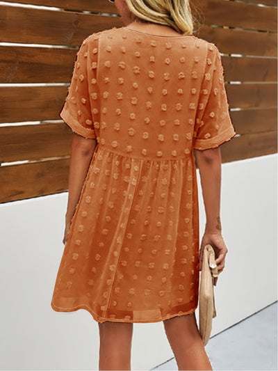 Damen-Sommerkleid aus weißem Erbsentüll mit leichtem V-Ausschnitt