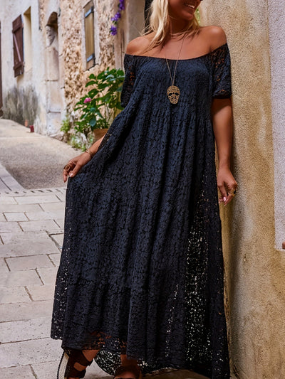 Elegantes Maxikleid in Übergröße aus Spitze mit offenen Schultern