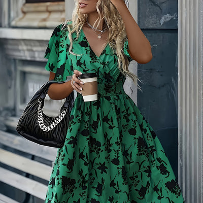 Geblümtes Midikleid mit Rüschen – perfekt für den Urlaub