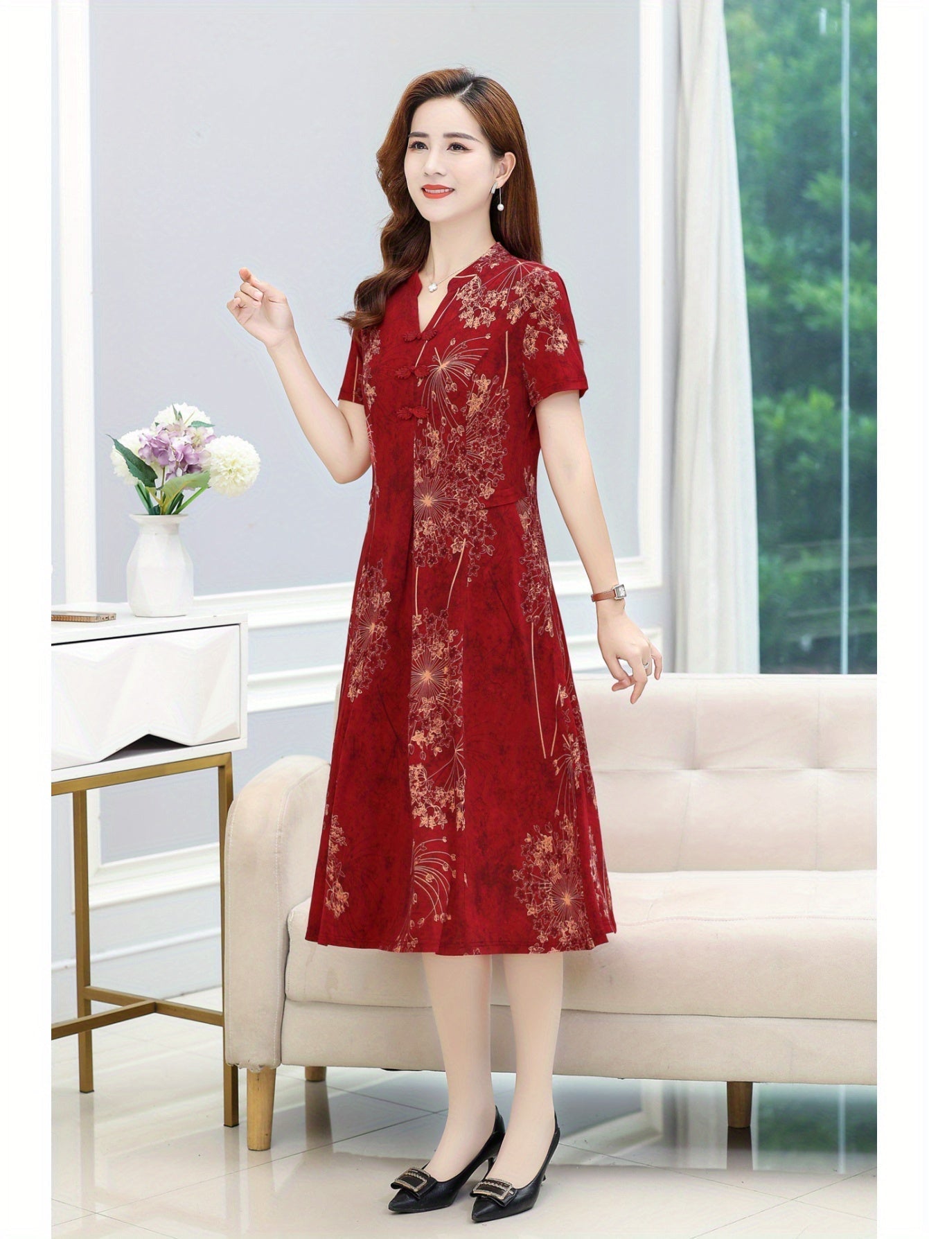 Floral gemustertes Kleid mit frechem Ausschnitt - kurze Ärmel - für Damen