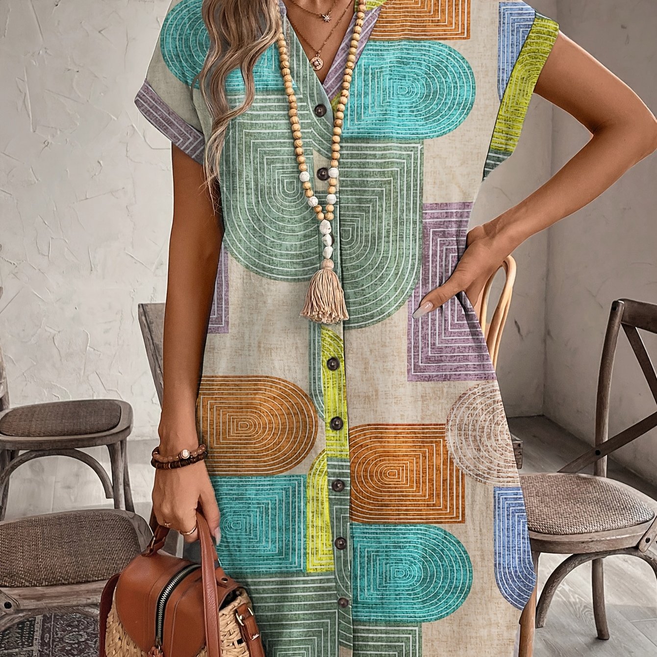 Sommerliches Midi-Kleid mit geometrischem Muster und Knopfleiste – Mehrfarbig
