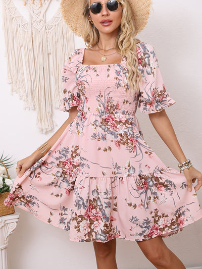 A-Linien Kleid mit quadratischem Ausschnitt und Blumenmuster, kurzen Ärmeln und Volants
