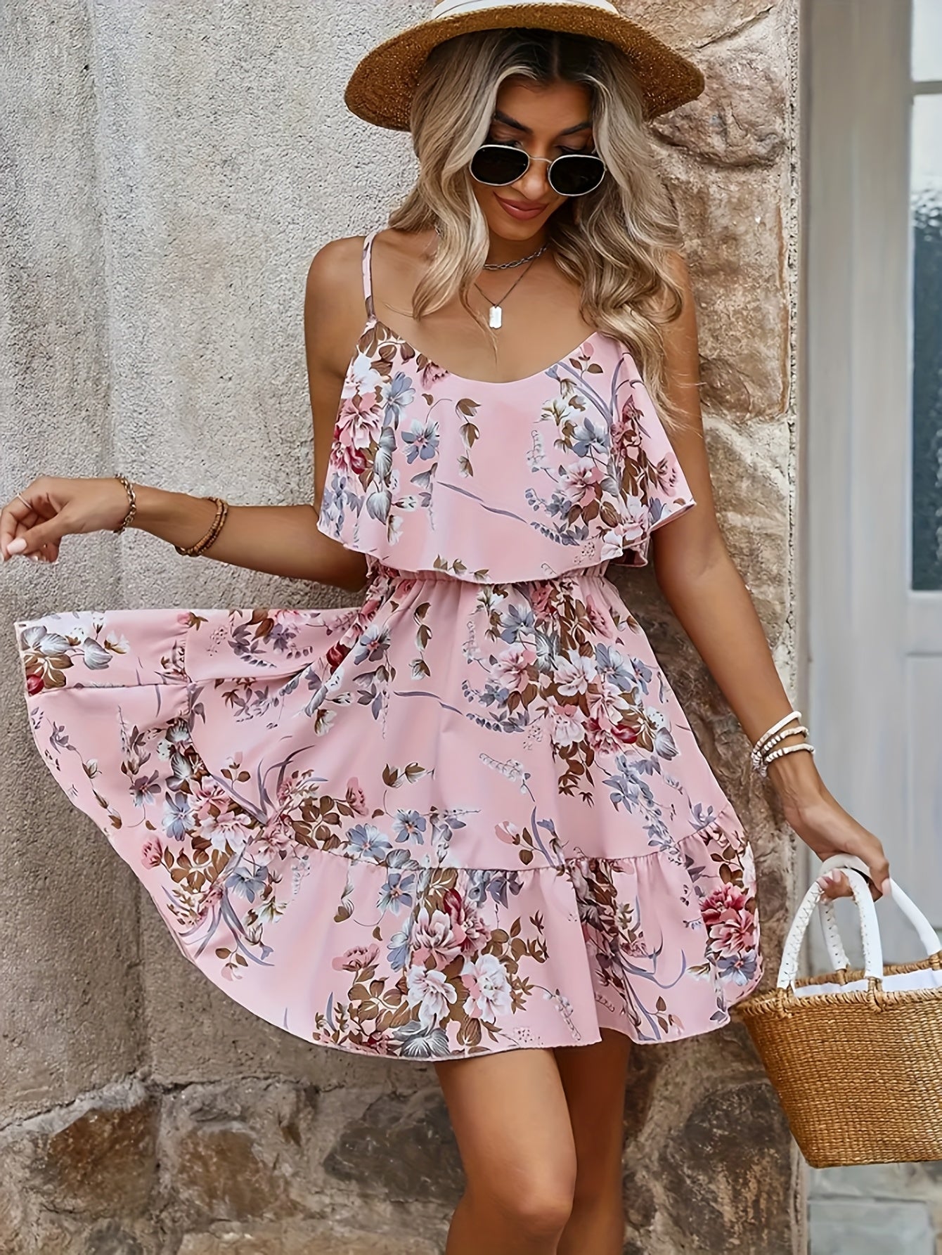 Spanisches rosa geblümtes Sommerminikleid mit Volants