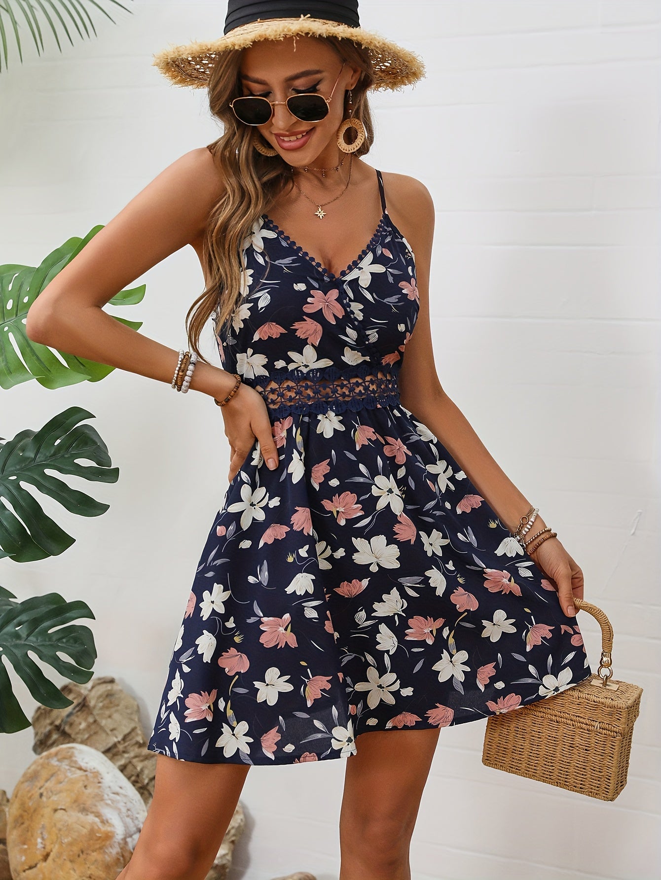 Elegantes Spitzenkleid Sommerliches Trägerkleid Figurbetont & Luftig