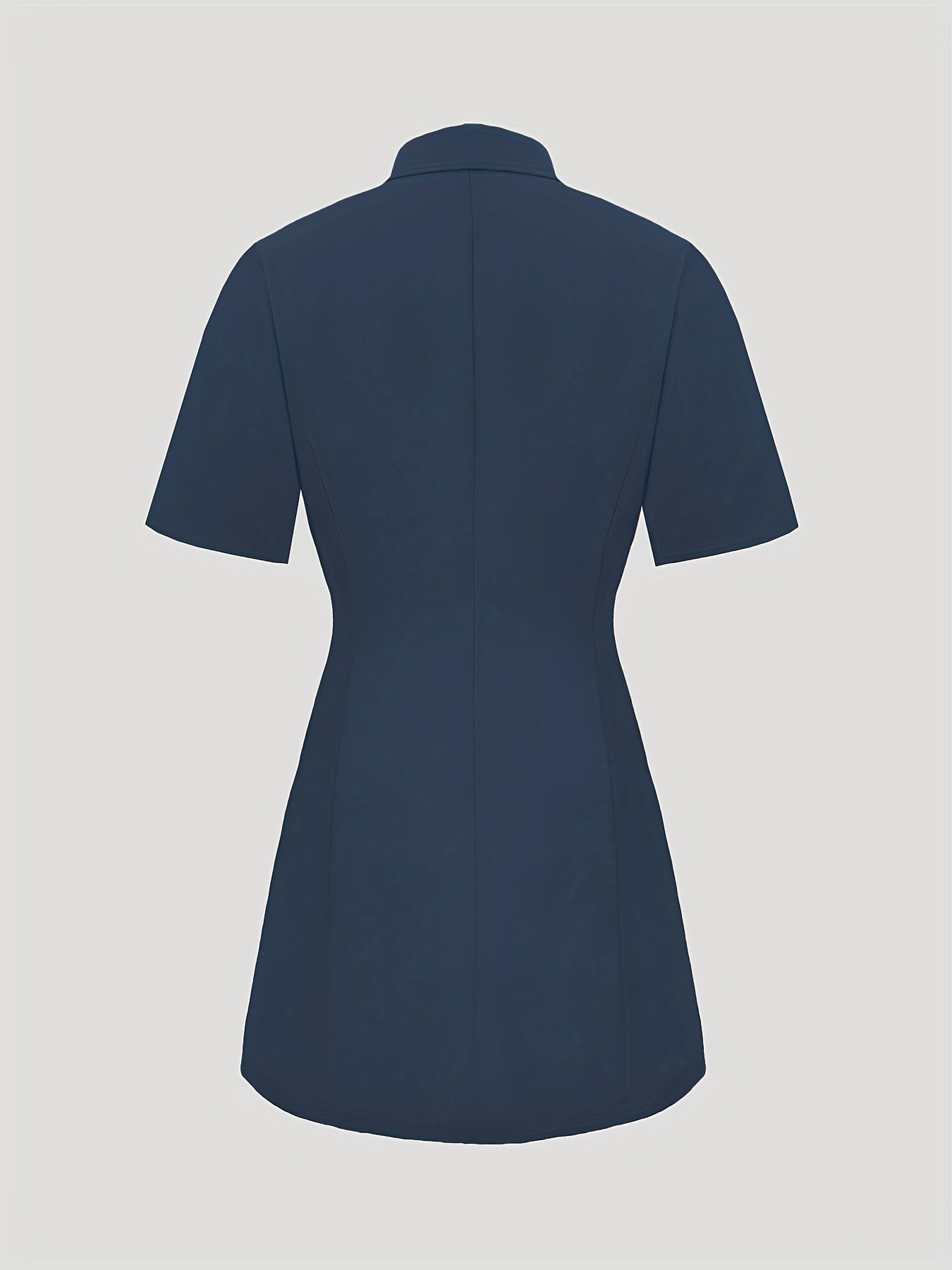Dunkelblaues Hemdkleid mit kurzen Ärmeln
