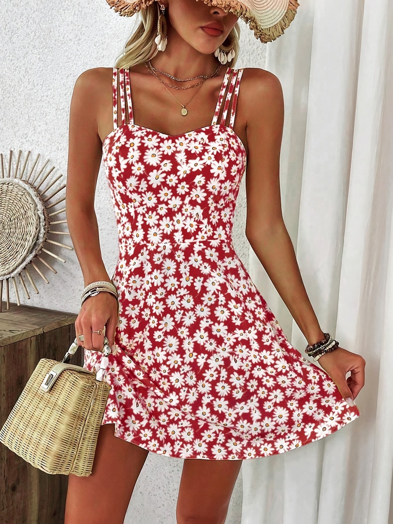 Elegantes Mini-Blumenkleid mit schmalen Trägern