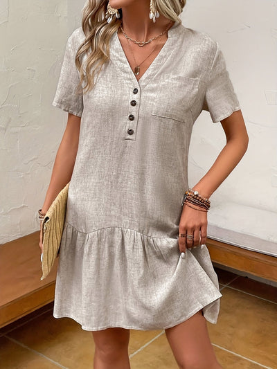 Graues Sommer-Midikleid mit Rüsche und Tasche