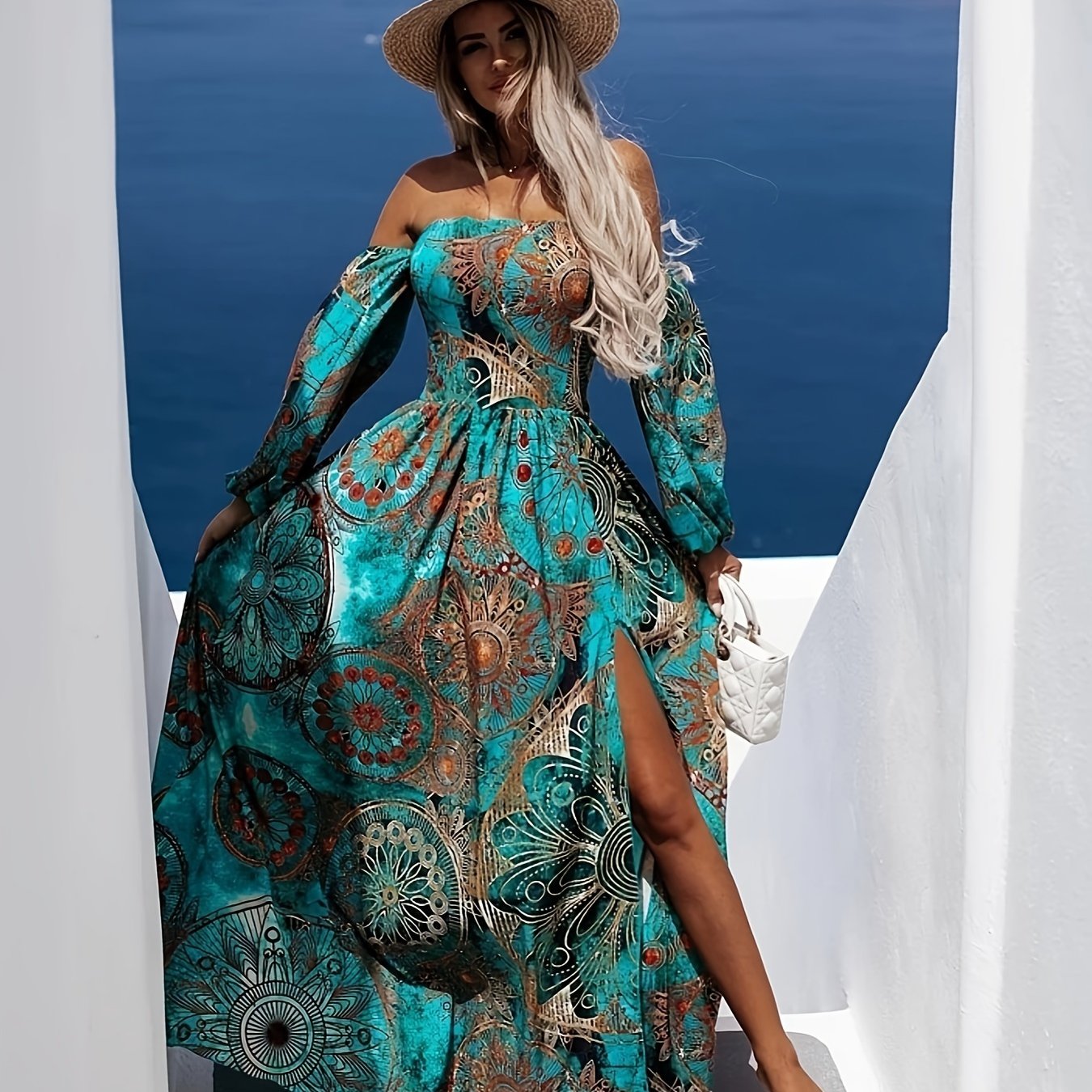 Spanisches Boho-Kleid mit Ethnomuster in Türkis