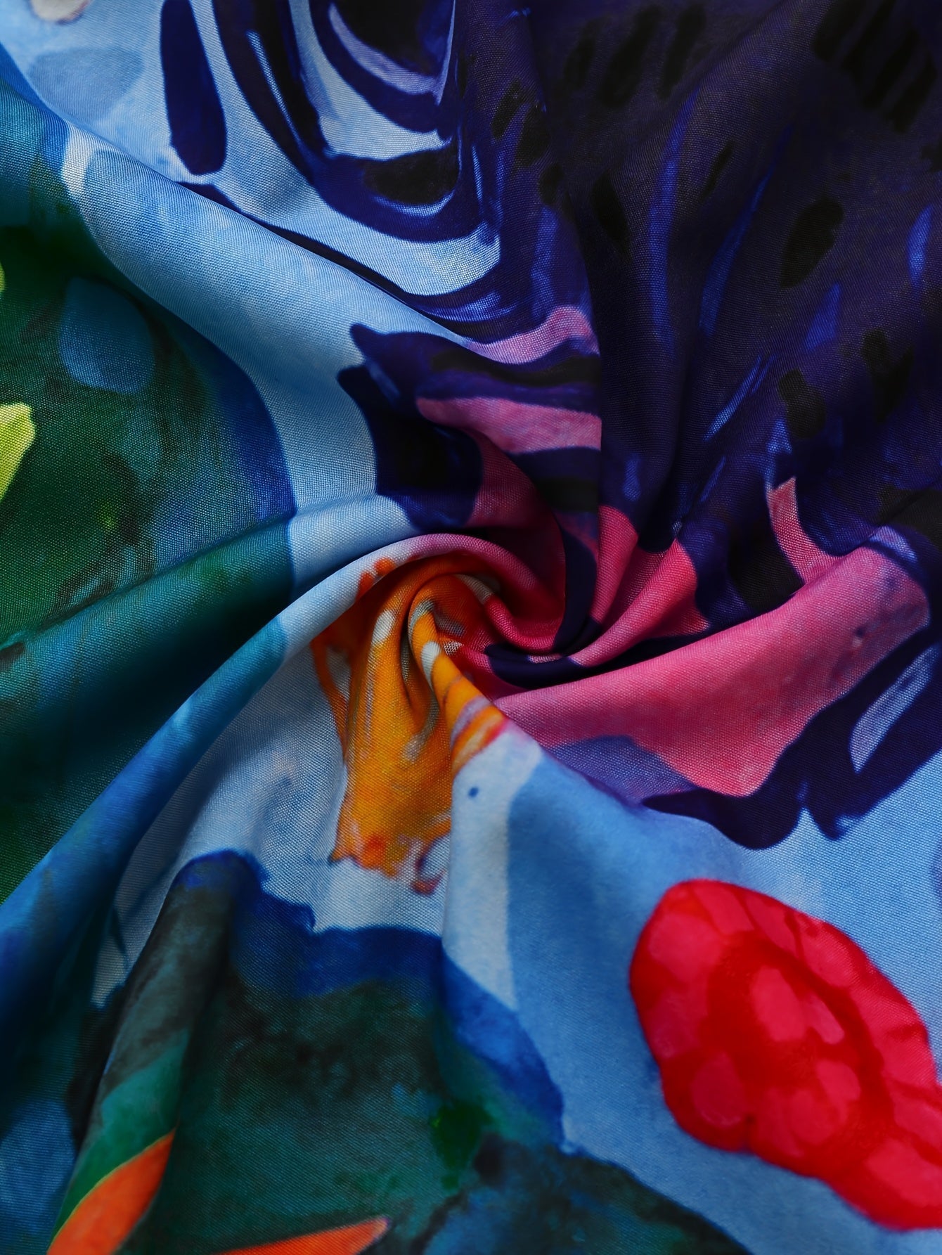 Sommerliches Strand-Maxikleid mit navyblauem Motiv