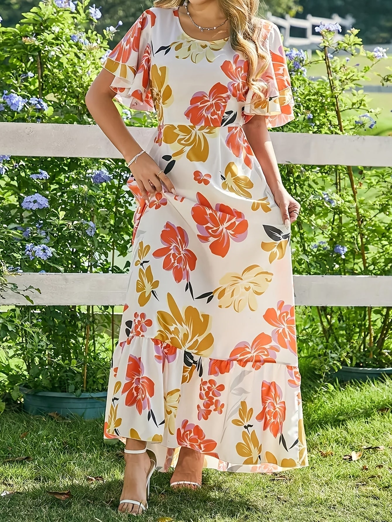 Langes Damen-Blumenkleid mit Rüschen - Multicolour