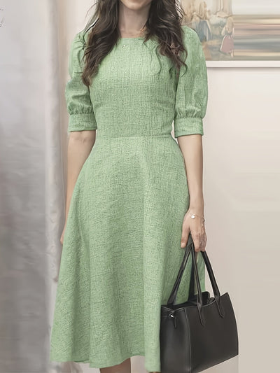 Elegantes lila Kleid in A-Linie - Stil für jede Jahreszeit