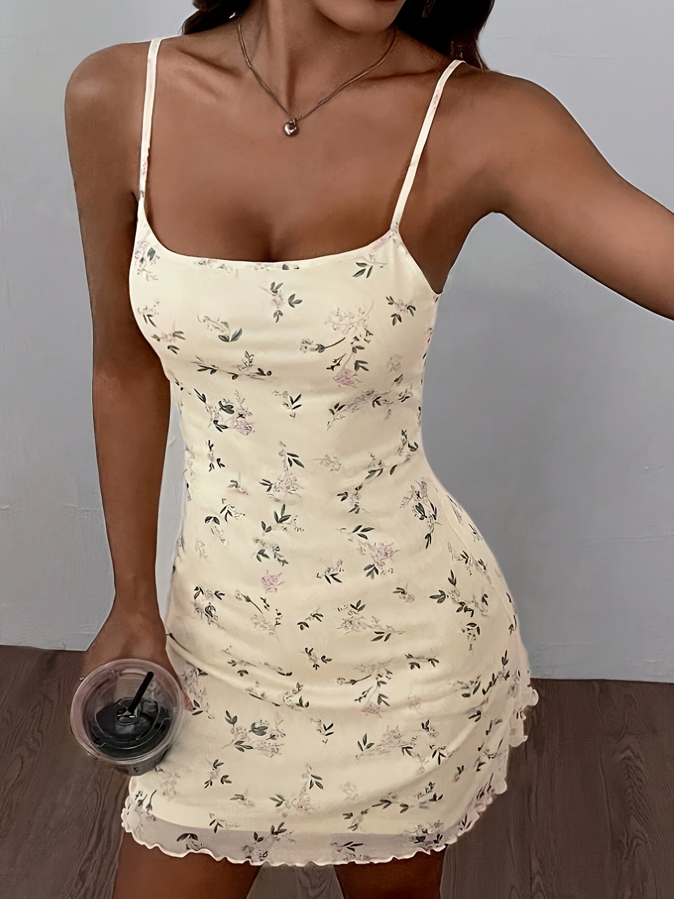 Spaghettikleid mit Blumenmuster und Spitze Sommerminikleid trägerlos
