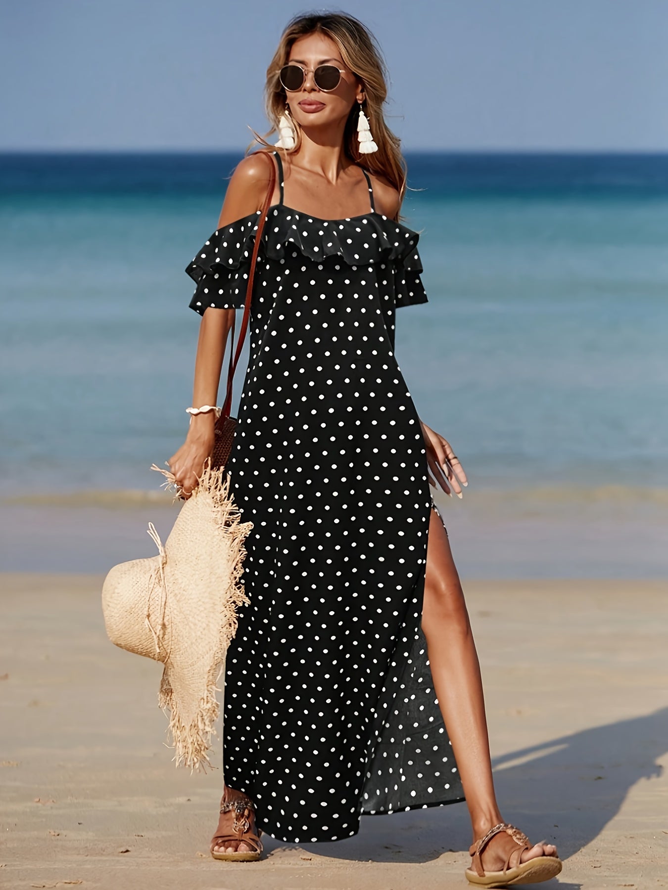 Spanisches rotes Kleid mit Erbsendruck und leichtem Schlitz für den Sommer