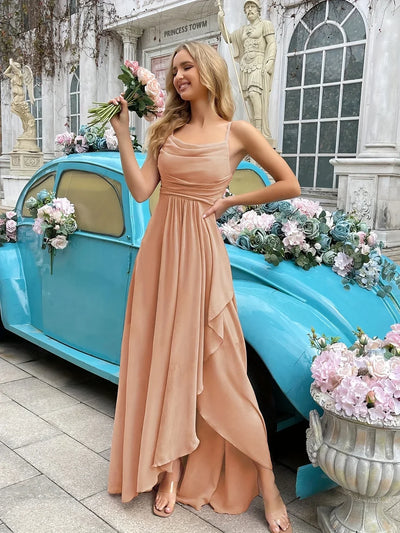 Rosa Chiffon-Brautjungfernkleid – Langes, ärmelloses Abendkleid mit V-Ausschnitt und Spaghettiträgern