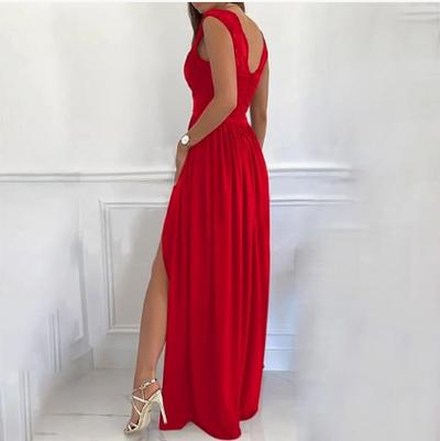 Elegantes rotes Maxikleid mit Schlitz und Rüschen