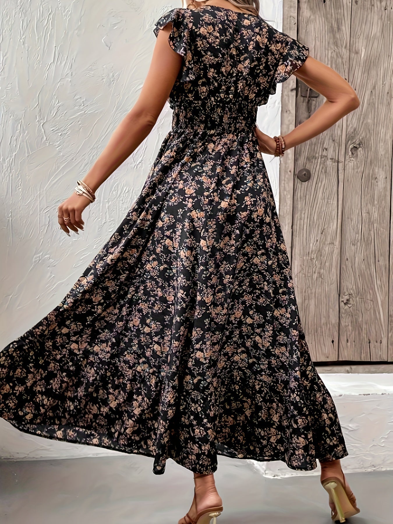 Gerafftes A-Linien-Kleid mit Rüschensleeves und Blumendruck