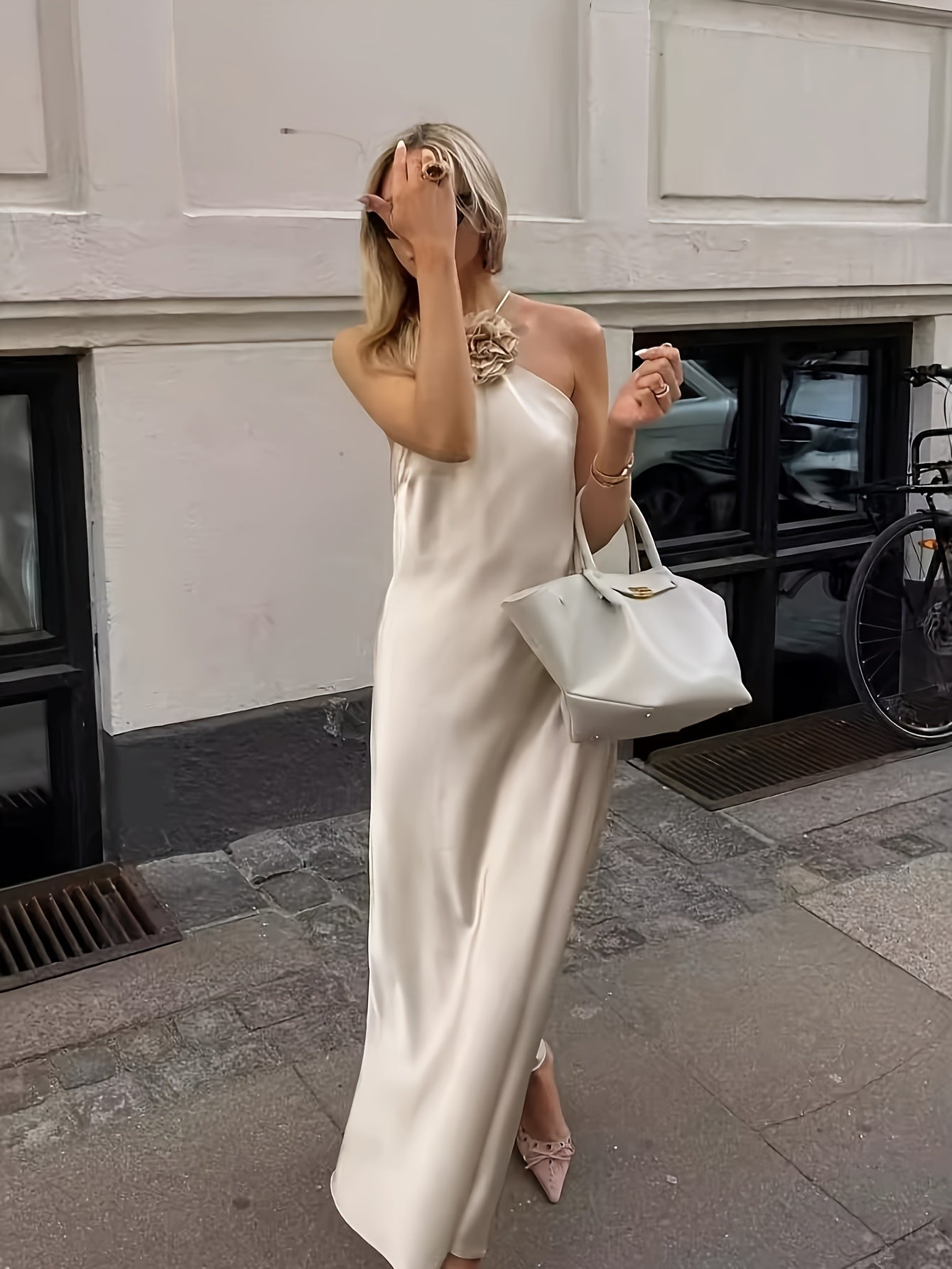 Neu Sommerkleid mit Stickerei und Krawatte - einfarbig
