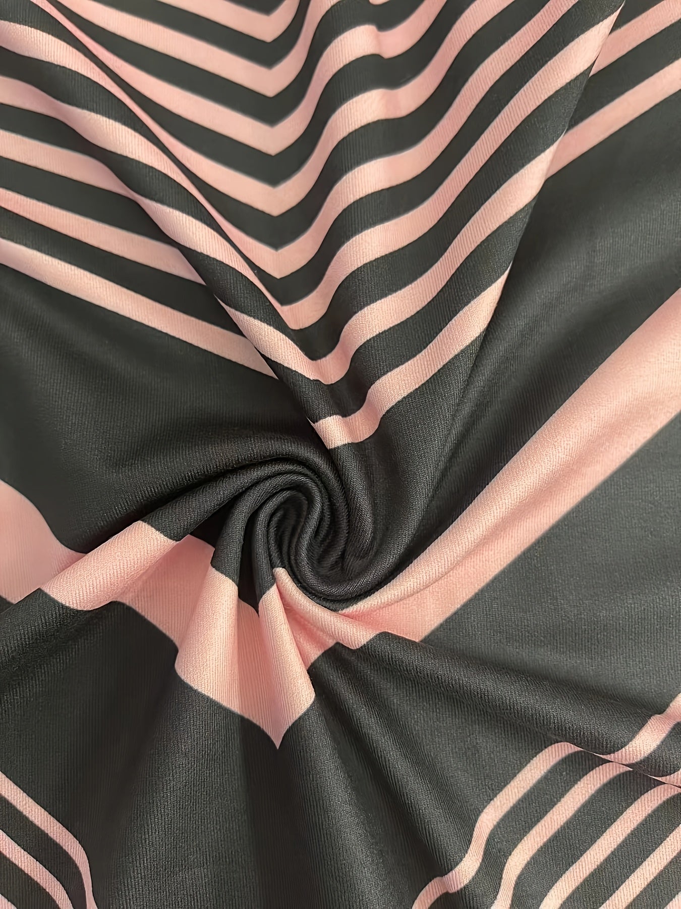 Ärmelloses Sommerkleid mit 3D-Print – Mehrfarbig