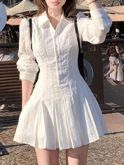 Elegantes weißes Hemdblusenkleid - Fitted Midi mit plissiertem Unterteil