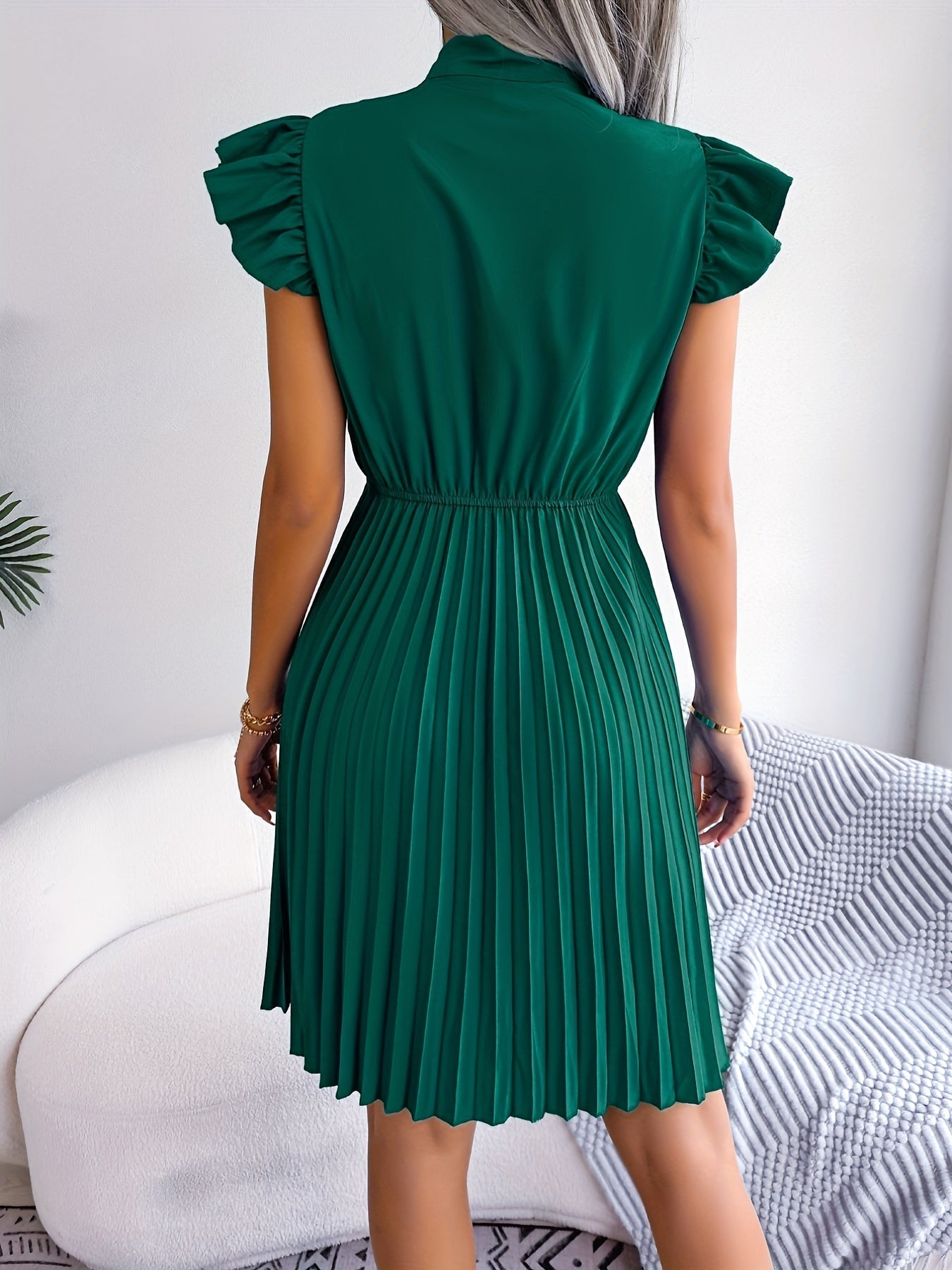 Elegantes Kleid mit Schleife und Rüschen - Plisseekleid für Damen