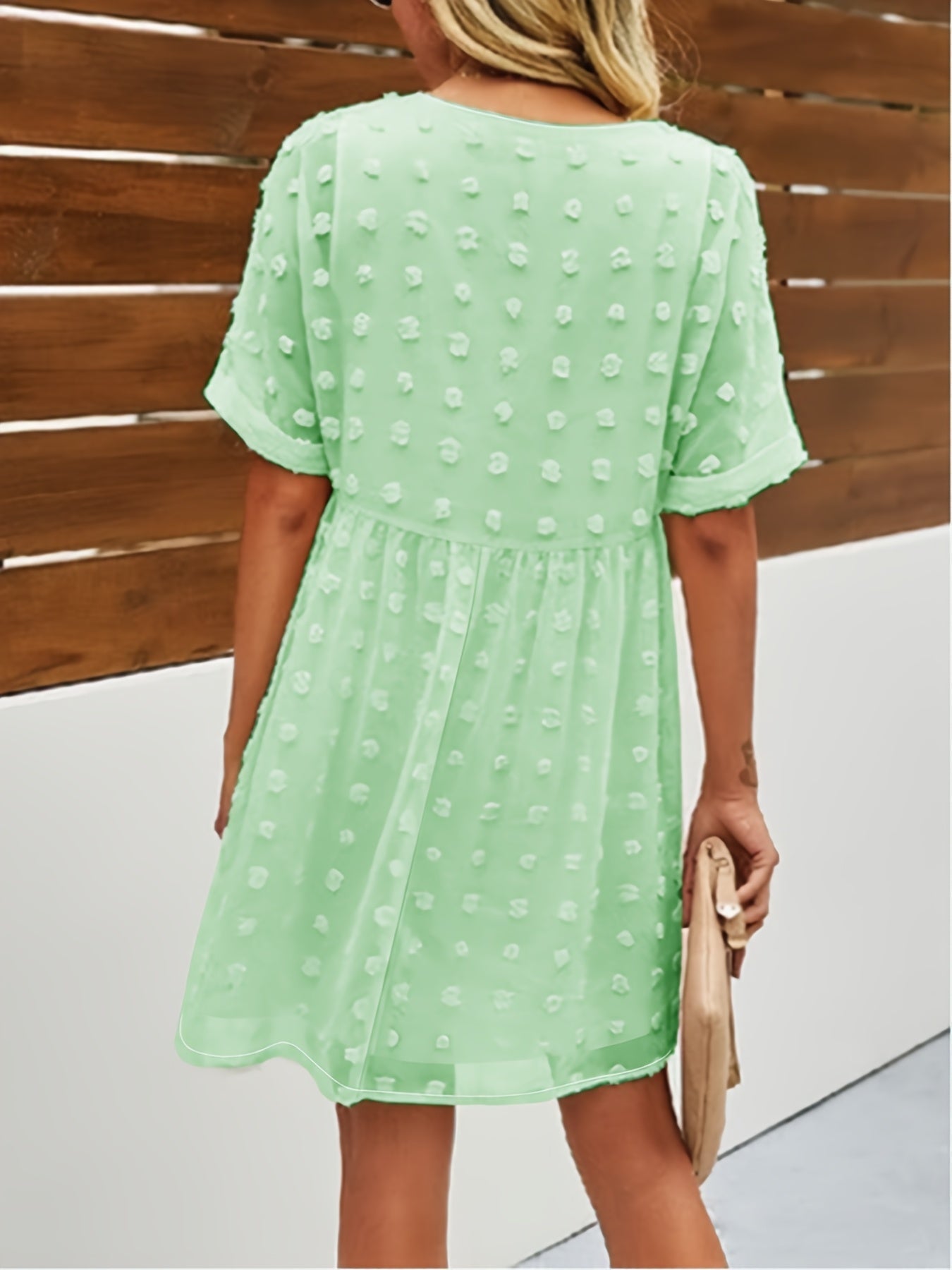 Damen-Sommerkleid aus weißem Erbsentüll mit leichtem V-Ausschnitt