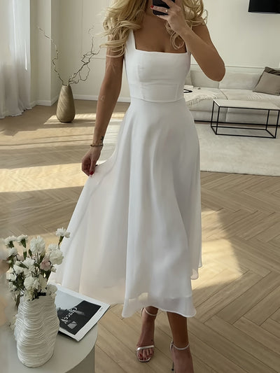 Elegantes weißes Maxikleid mit quadratischem Ausschnitt - perfekt für Partys und den Sommer