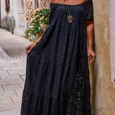 Elegantes Maxikleid in Übergröße aus Spitze mit offenen Schultern