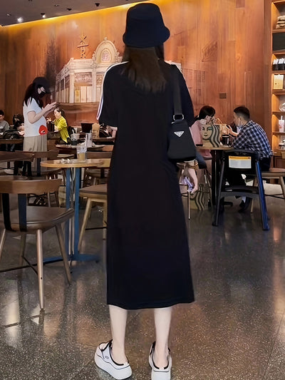 Schwarz-weißes T-Shirt-Kleid für Frauen - Lose Passform, Rundhalsausschnitt