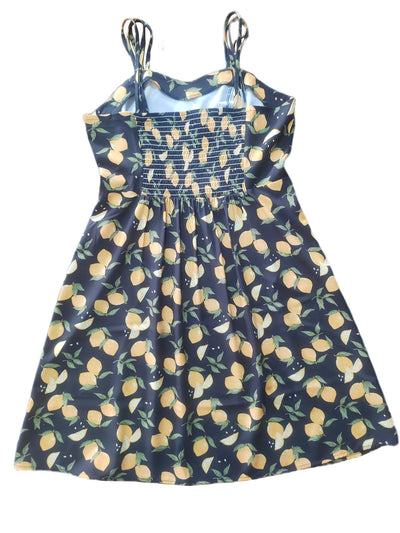 Ärmelloses Damen-Midikleid mit Blumenmuster – Schwarz mit weißem Gänseblümchenmuster