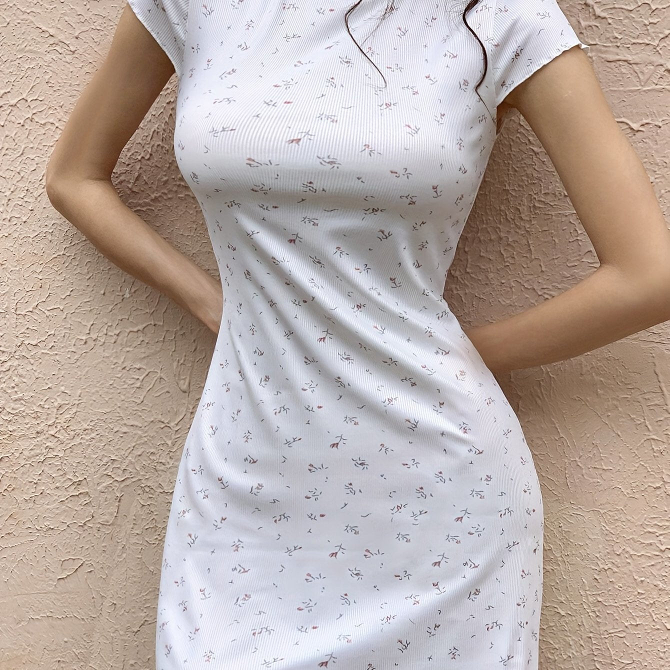 Minikleid mit Blumenmuster und Rüschen - Multicolour